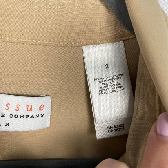 First Issue Women's Size 2‎ Tan Button Down Shirt - Picture 4 of 10